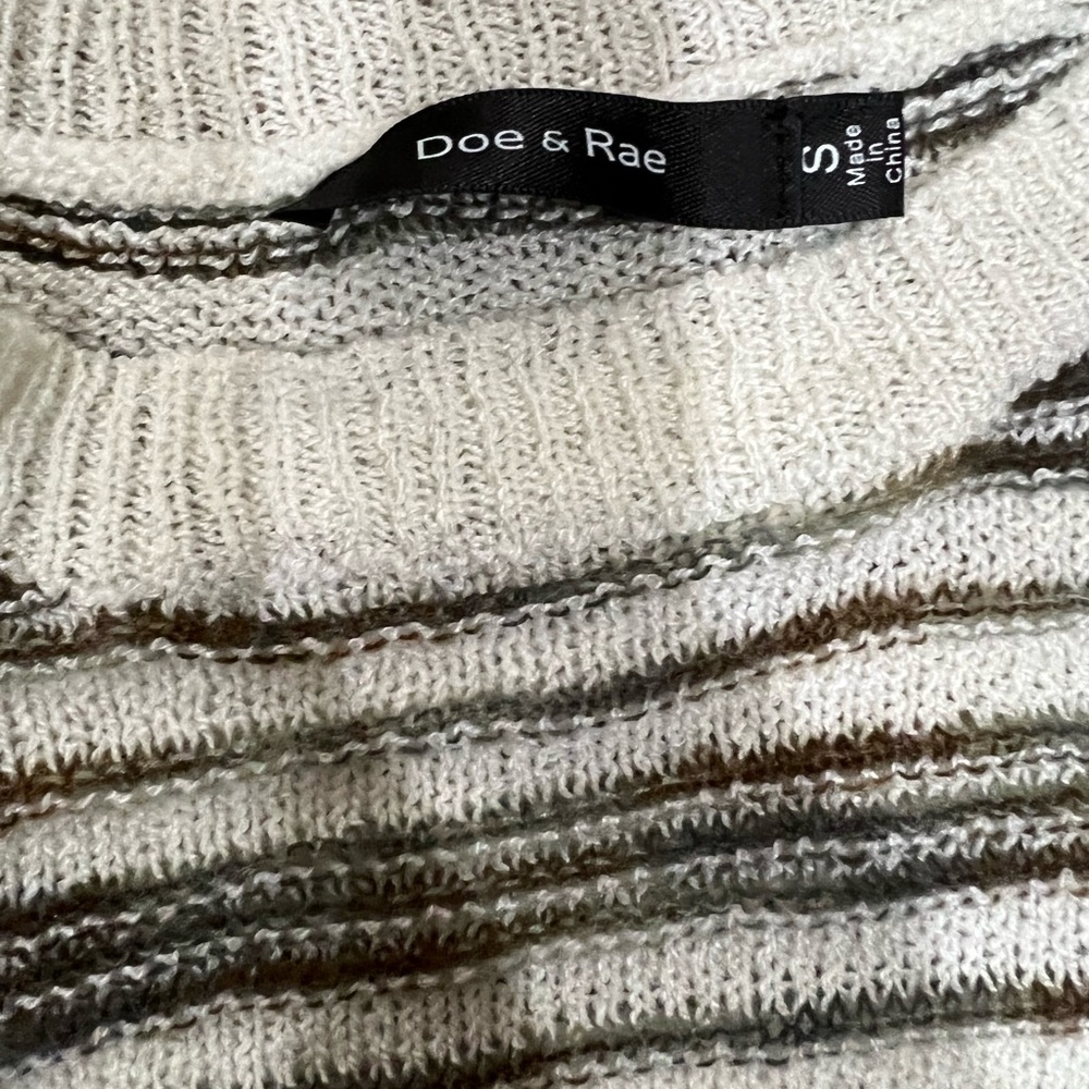 Doe & Rae sweater - Picture 2 of 2